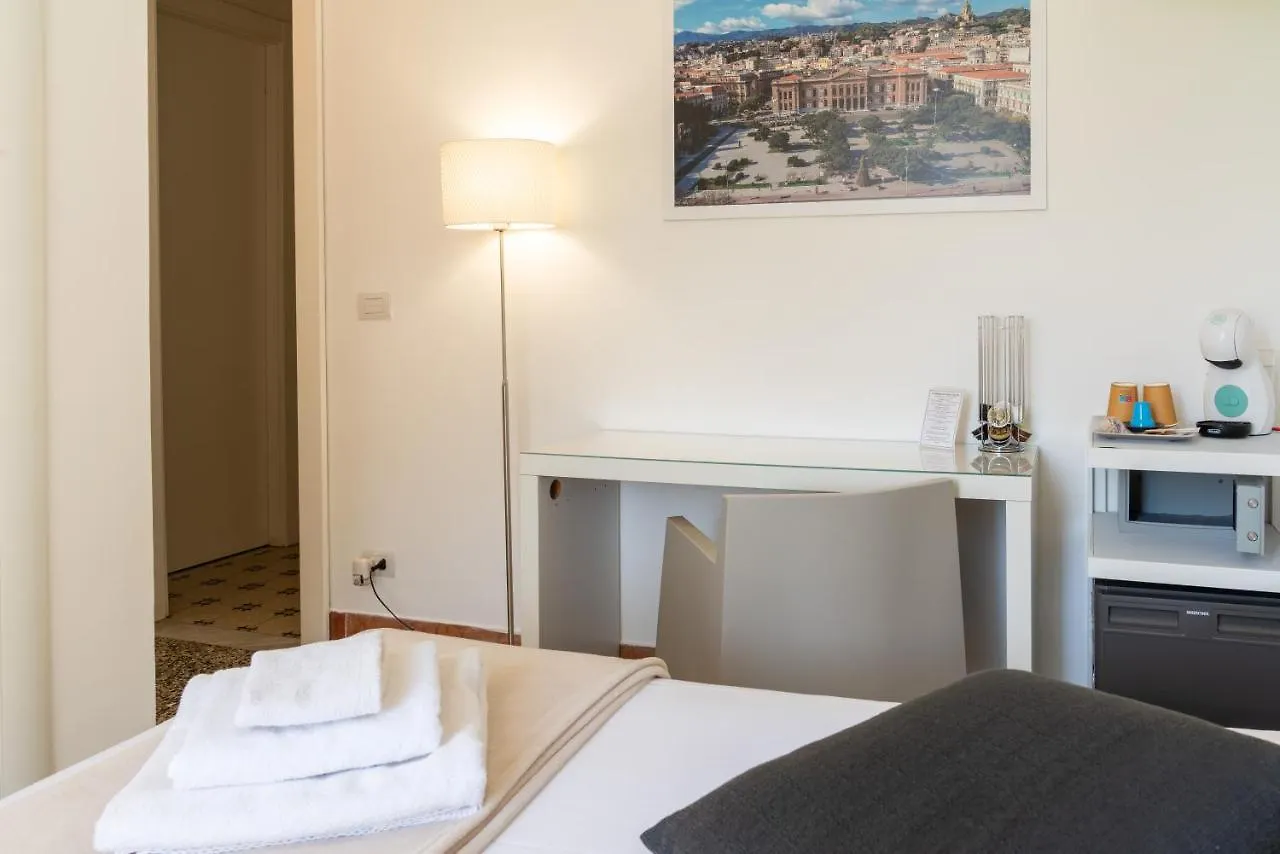 Le Stanze Di Piazza Cairoli Hotel Messina