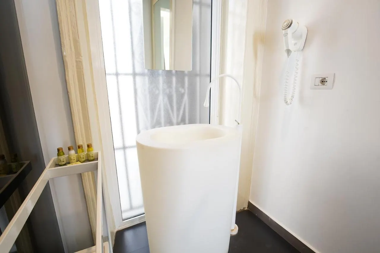 Le Stanze Di Piazza Cairoli Hotel Messina Guest house